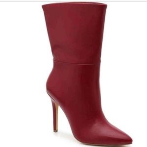 Charles David Booties NIB SZ 7